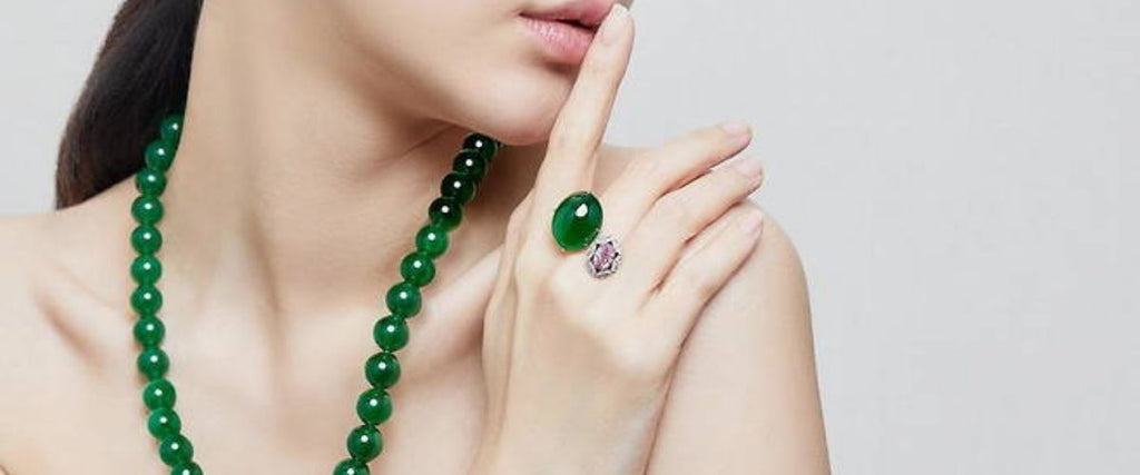 Quelle est la pierre précieuse de couleur verte?