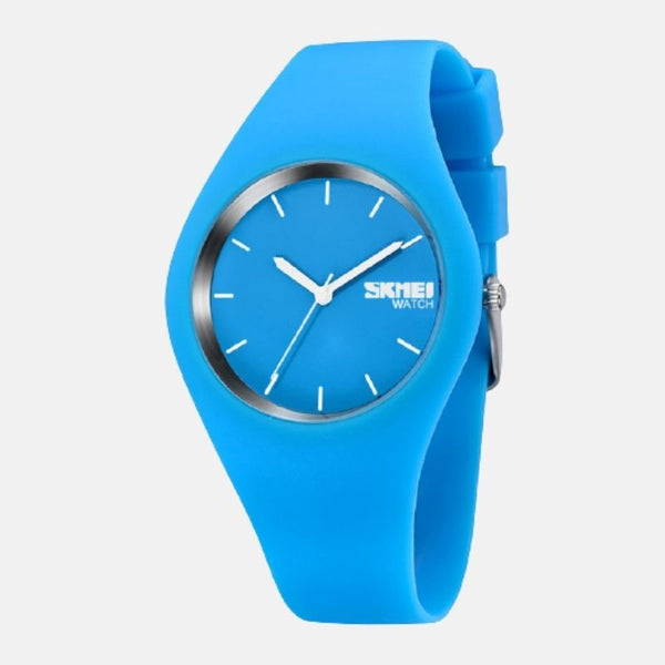 Montre femme minimaliste boitier et bracelet en silicone bleu ciel horlogerie en acier inoxydable