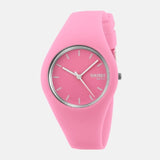Montre femme minimaliste boitier et bracelet en silicone rose horlogerie en acier inoxydable