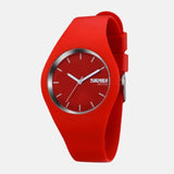 Montre femme minimaliste boitier et bracelet en silicone rouge vif horlogerie en acier inoxydable
