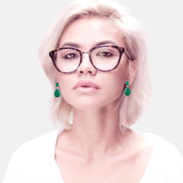 Boucles d'oreilles Argent quartz agate verte sur un visage de femme blonde platine